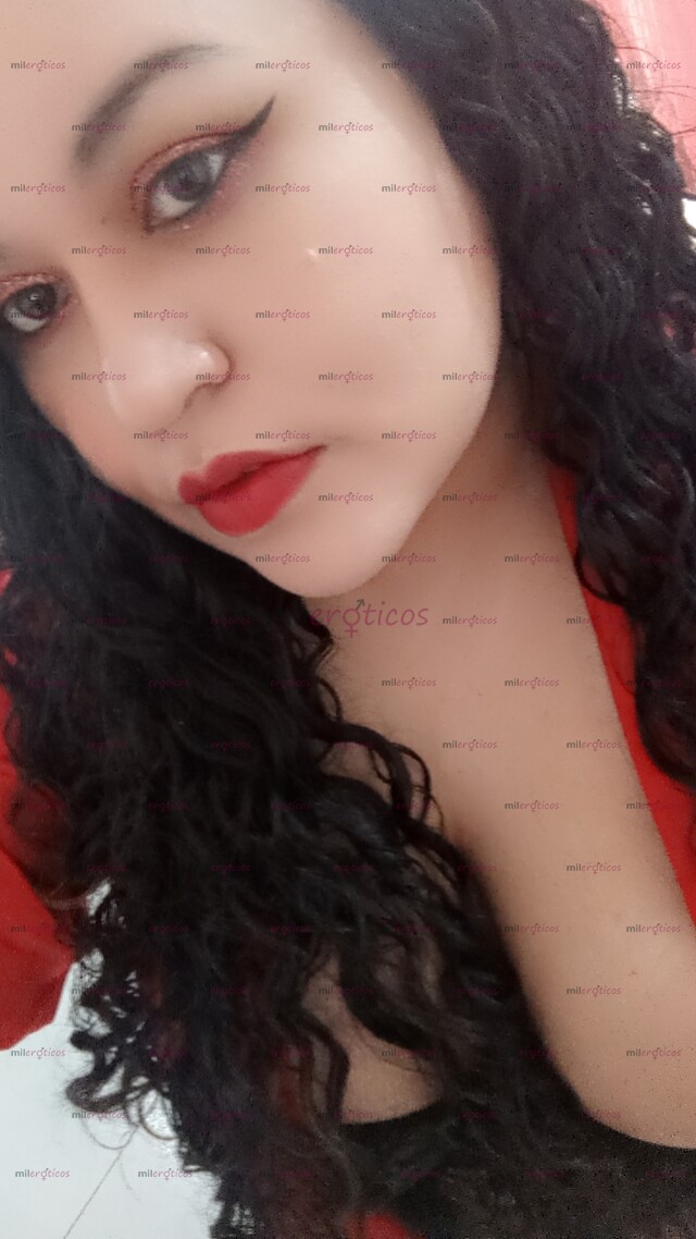 FOTOS DE HOLA SOY KATHY, MÁS CUERPO PARA QUERERTE, MÁS MANOS PARA COMPLACERTE