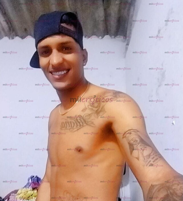 FOTOS DE SEXI JOVEN MULATO CON MUCHAS GANAS DE COGER