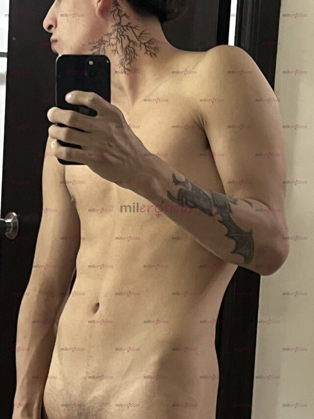 FOTOS DE JOVEN GUAPO Y VERGUDO CON 21 CM DE VERGA