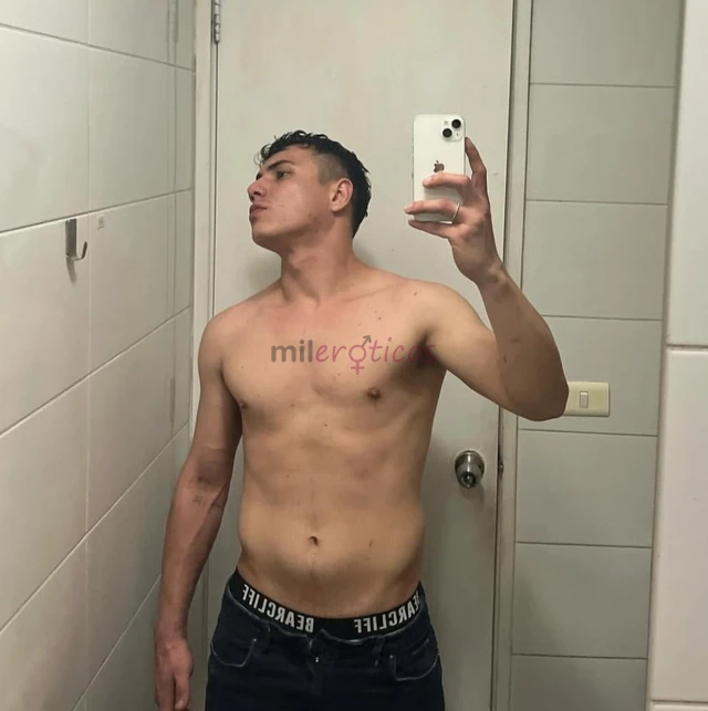 Hey que mas parcero soy bayron un men varonil serio discreto morboso tengo 22 anos estoy de paso por tu ciudad tengo una chimba de verga verga de 20 c...