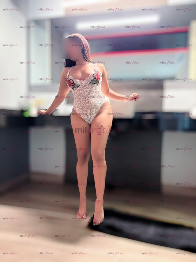 FOTOS DE CHIQUITA DE CUERPO PETIT, PERO CON UN DURAZNO QUE TE VA A ENAMORAR