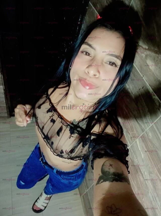 FOTOS DE HOLA MI NOMBRE ES SOFI UNA CHICA DE 22 AÑOS PELINEGRA LARGO