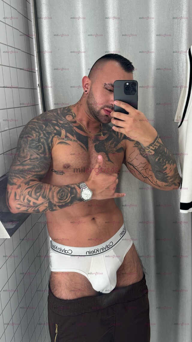 FOTOS DE MACHO TATUADO TONIFICADO XL CURVA COMPLACIENTE