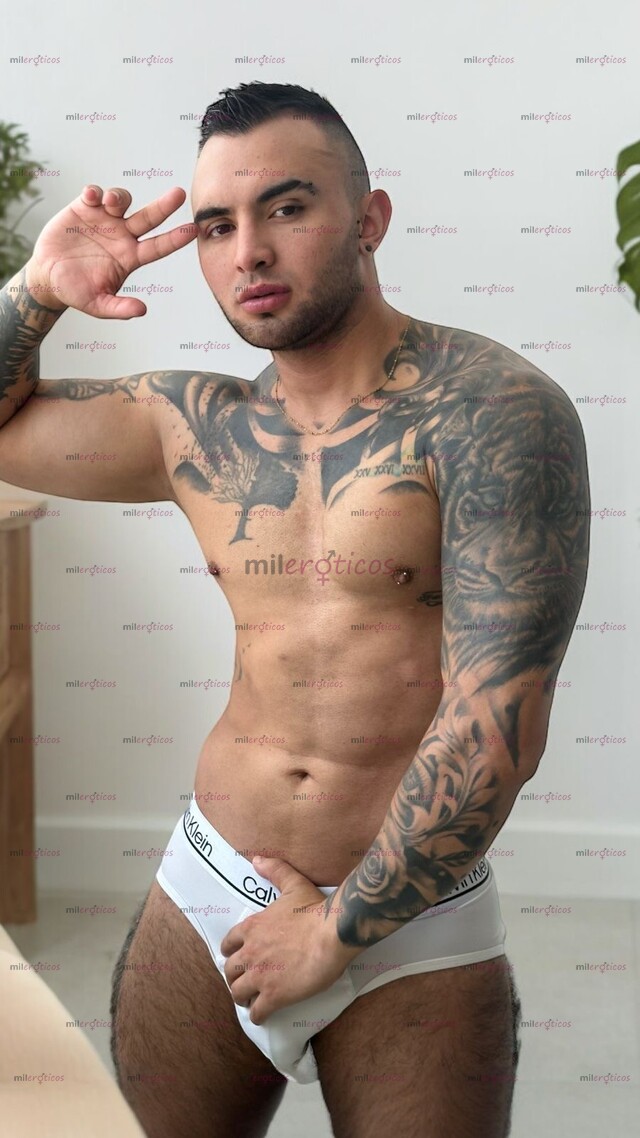 FOTOS DE MACHO TATUADO TONIFICADO XL CURVA COMPLACIENTE