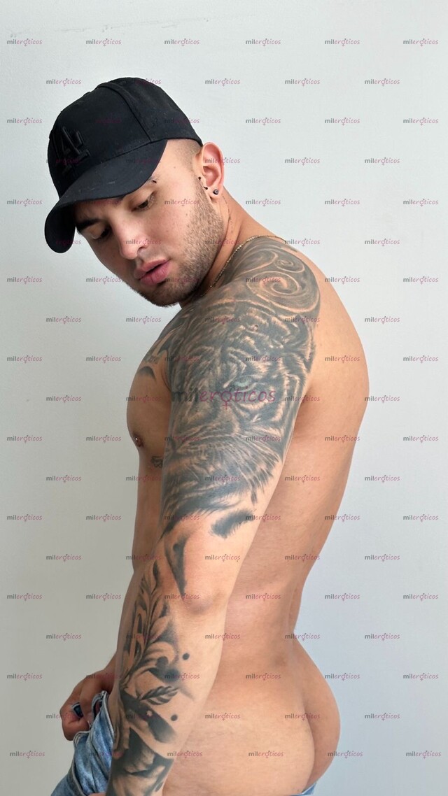 FOTOS DE MACHO TATUADO TONIFICADO XL CURVA COMPLACIENTE