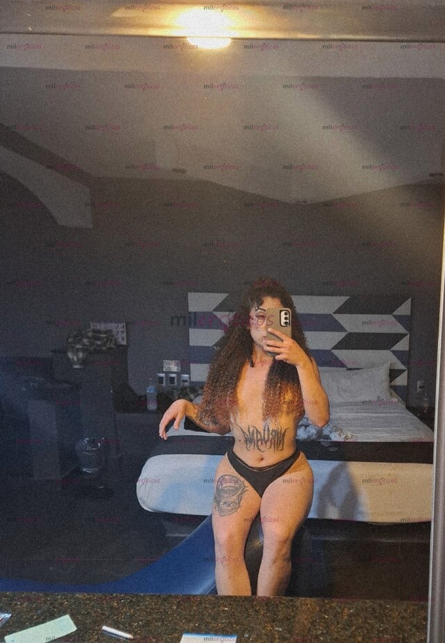 FOTOS DE ESA CHINA TATUADA Y CALIENTE QUE SE GRABA EN TU MENTE, LISTA PARA COMPLECERTE.