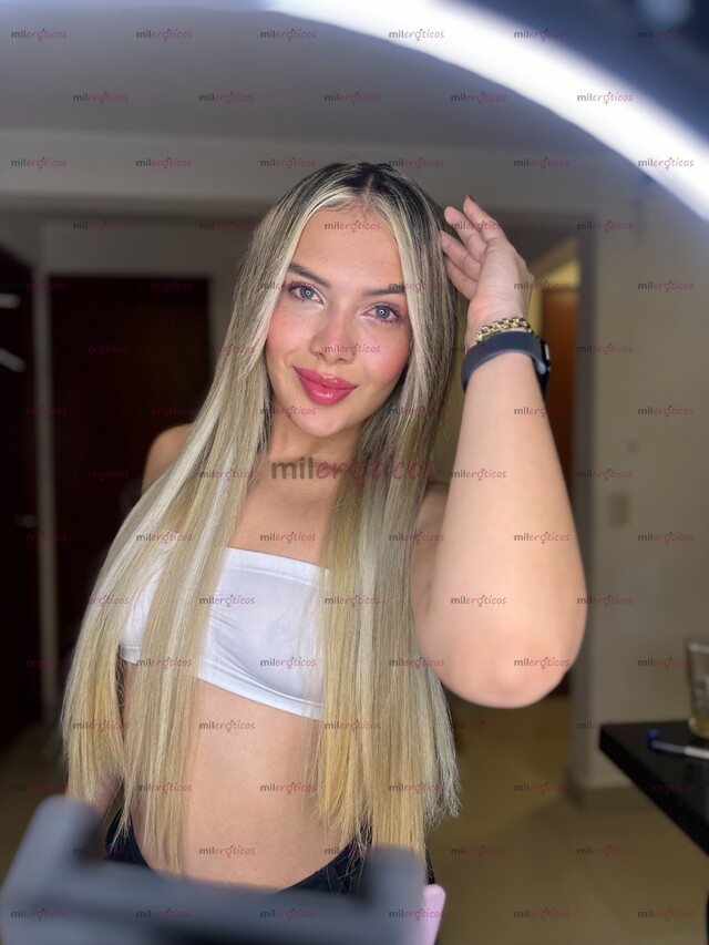 FOTOS DE HERMOSA COLOMBIANA DISPONIBLE PARA COMPLACER TUS DESEOS