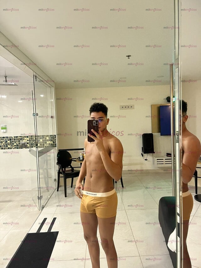 FOTOS DE HOMBRE ARDIENTE, GUAPO Y LISTO PARA CUMPLIR TUS DESEOS