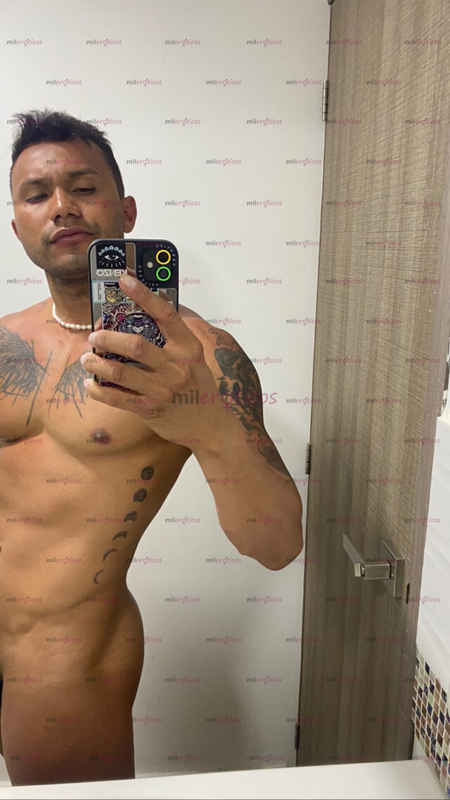 FOTOS DE VERSÁTIL CON BUEN CULO Y VERGA DISPONIBLE 24 HORAS