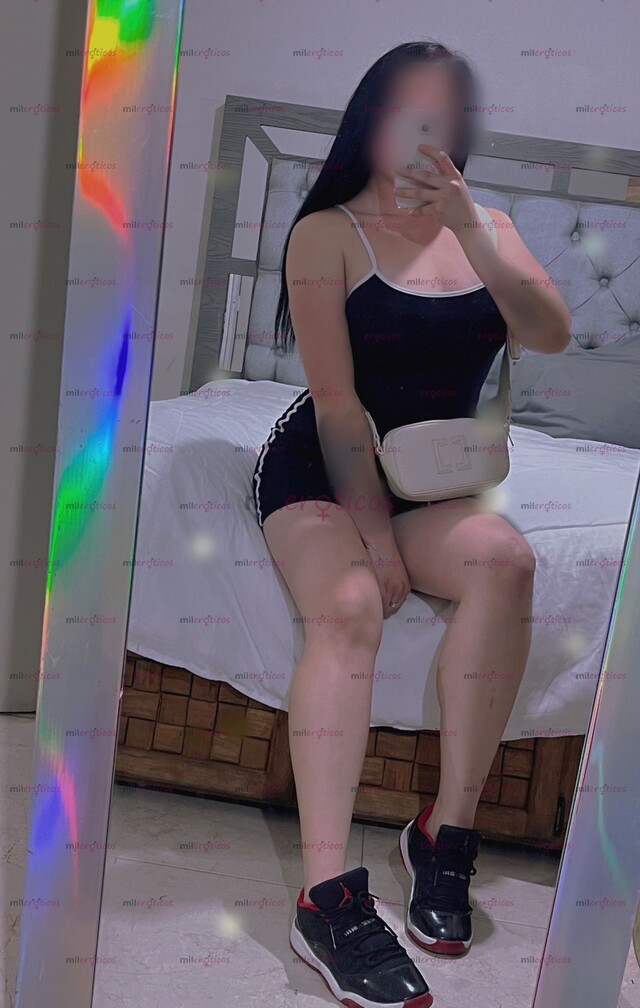 FOTOS DE JOVEN, SEXY, CALIENTE E INEXPERTA... NUEVA EN EL AMBIENTE