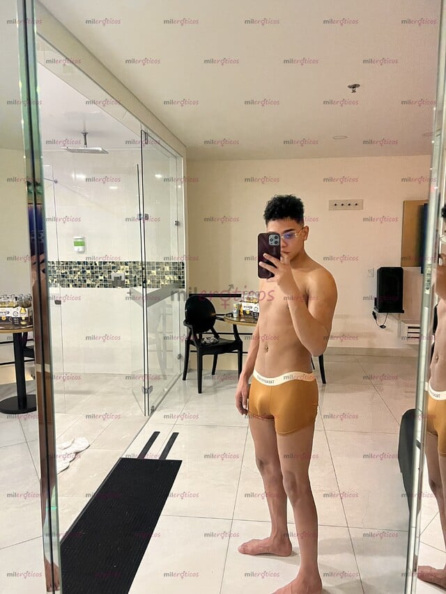 FOTOS DE HOLA, SOY WILL, CHICO MORENO DE 24 AÑOS FUEGO EN LA PIEL Y TENTACIÓN EN LA MIRA
