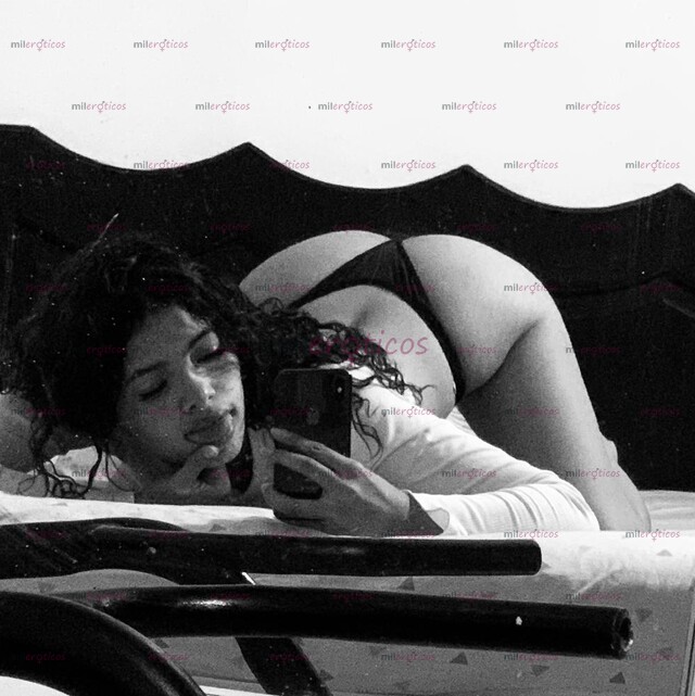 FOTOS DE TU FLACA RICA 18 AÑOS,ESTRECHITA Y FUL COMPLACIENTE TODA UNA MAMASITA