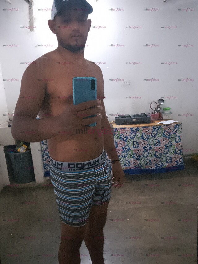 FOTOS DE EL MORENITO CALIENTE CON GANAS DE CULIAR TODA LA NOCHE Y COMPLACERTE