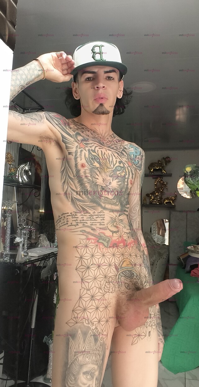 FOTOS DE FLACO ACTIVO BLANCO TATUADO VERGON CON SITIO