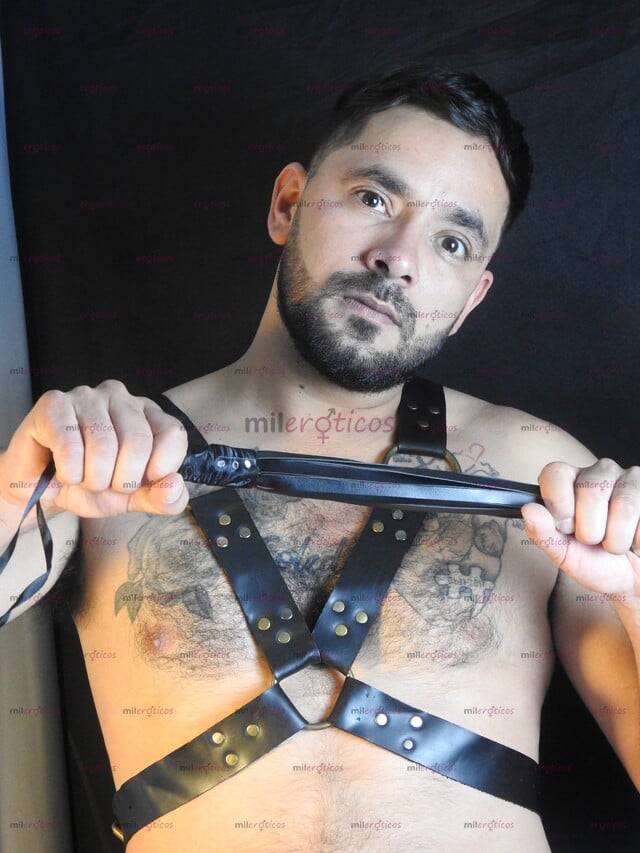 FOTOS DE DOMINANTE HETEROSEXUAL ELEGANTE EXPERIENCIA BDSM SEGURA Y PROFESIONAL