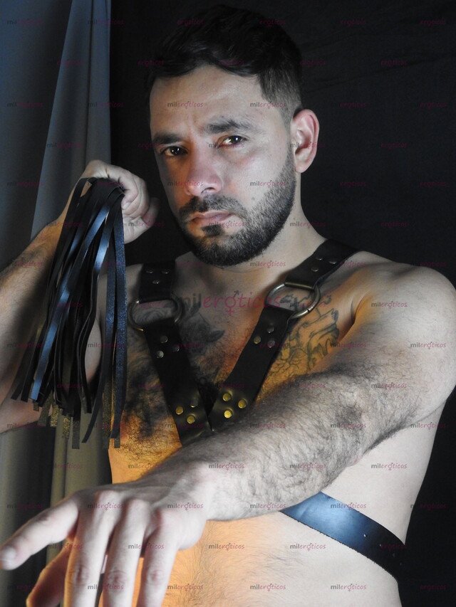 FOTOS DE DOMINANTE HETEROSEXUAL ELEGANTE EXPERIENCIA BDSM SEGURA Y PROFESIONAL