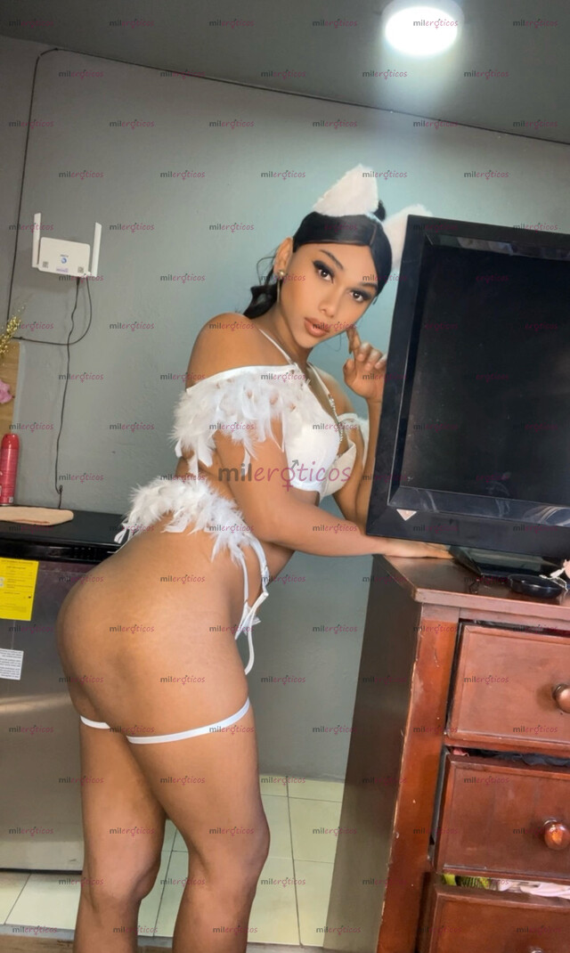 FOTOS DE NEGRA ARDIENTE Y MUY CALIENTE A TUS PIES PAPI VEN Y AS REALIDAD TUS FANTACIAS