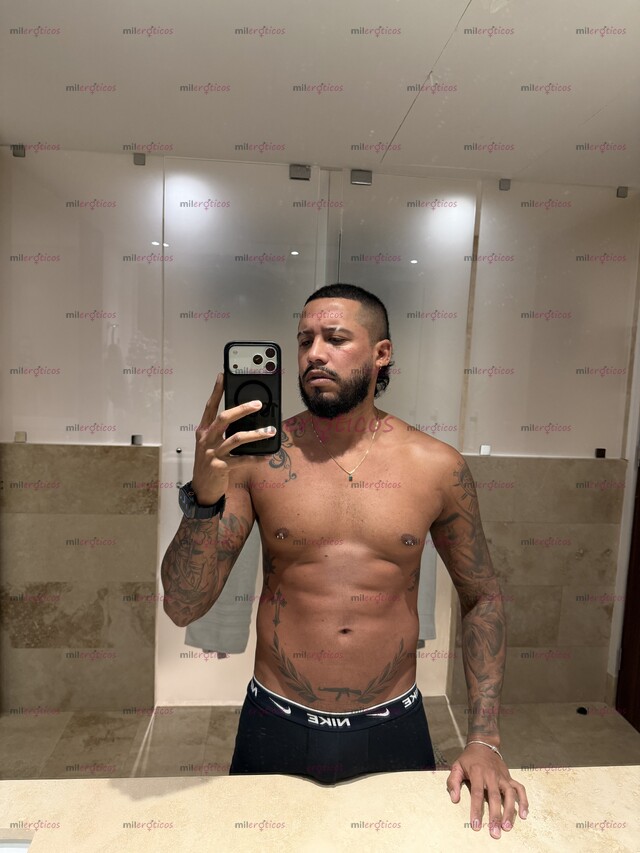 FOTOS DE LATINO SERIO MUY MORBOSO EN LA CIUDAD DE MEDELLÍN