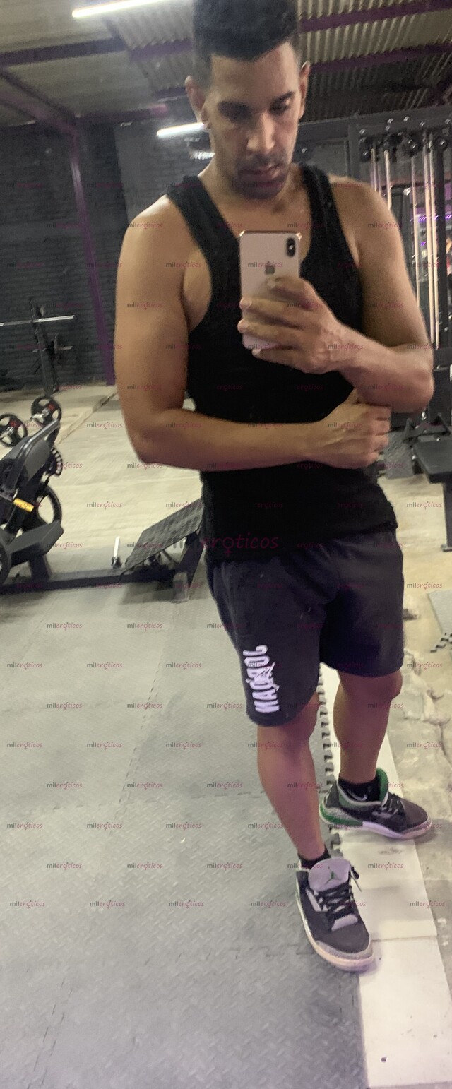 FOTOS DE CUBANO DISPUESTO A HACERTE PASAR MOMENTOS AGRADABLES