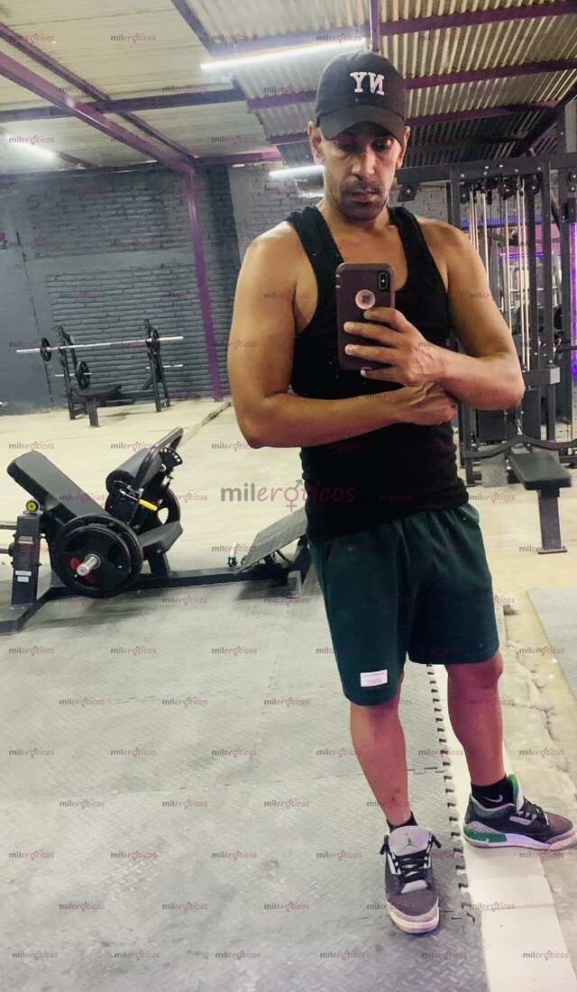 FOTOS DE CUBANO DISPUESTO A HACERTE PASAR MOMENTOS AGRADABLES