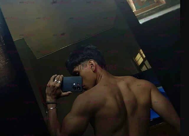 FOTOS DE SOY HOMBRE, LISTO PARA SATISFACER A TODAS LAS MUJERES QUE DESEEN, SOLO MUJERES