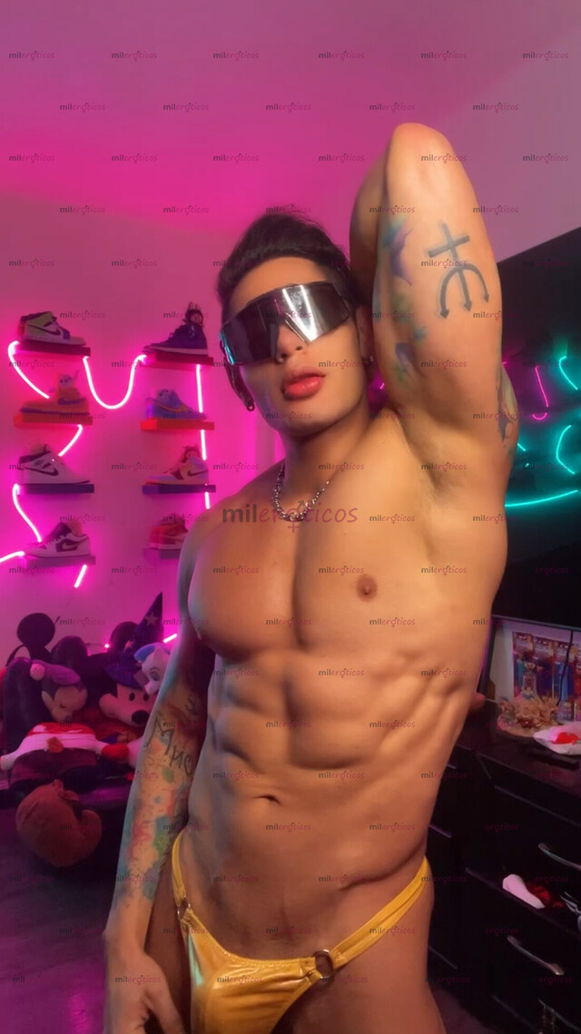 FOTOS DE ATLÉTICO ,BRONCEADO, BISEXUAL, ARDIENTE, 21CM GRUESO,