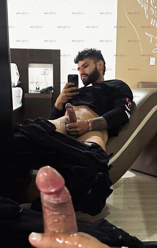 FOTOS DE BISEXUAL MORENO DISCRETO, COMPLACIENTE & MORBOSO