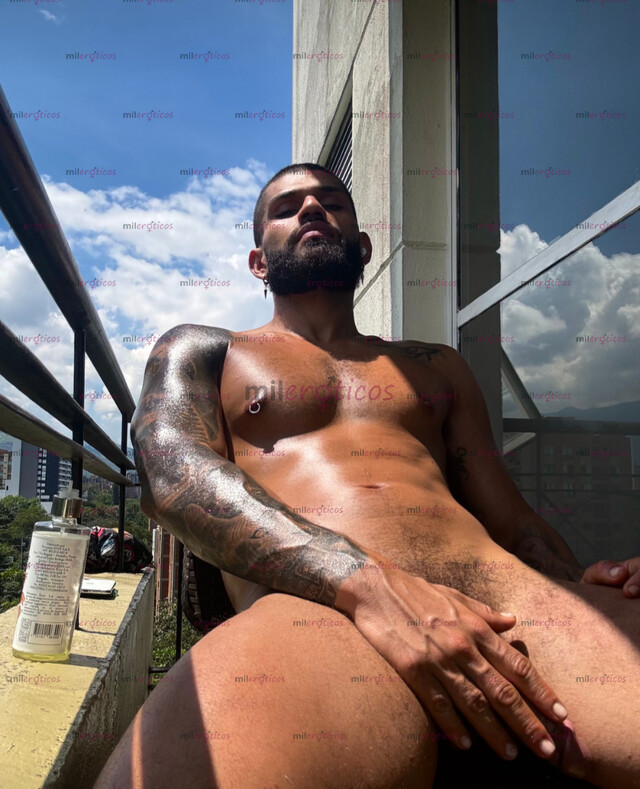 FOTOS DE BISEXUAL MORENO DISCRETO, COMPLACIENTE & MORBOSO