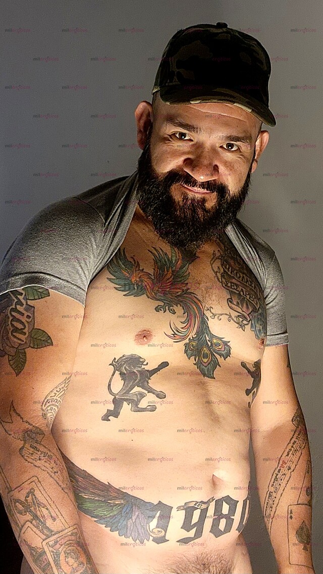 FOTOS DE MADURO ACT 100% CON VERGA GRUESA PARA DARTE DURO