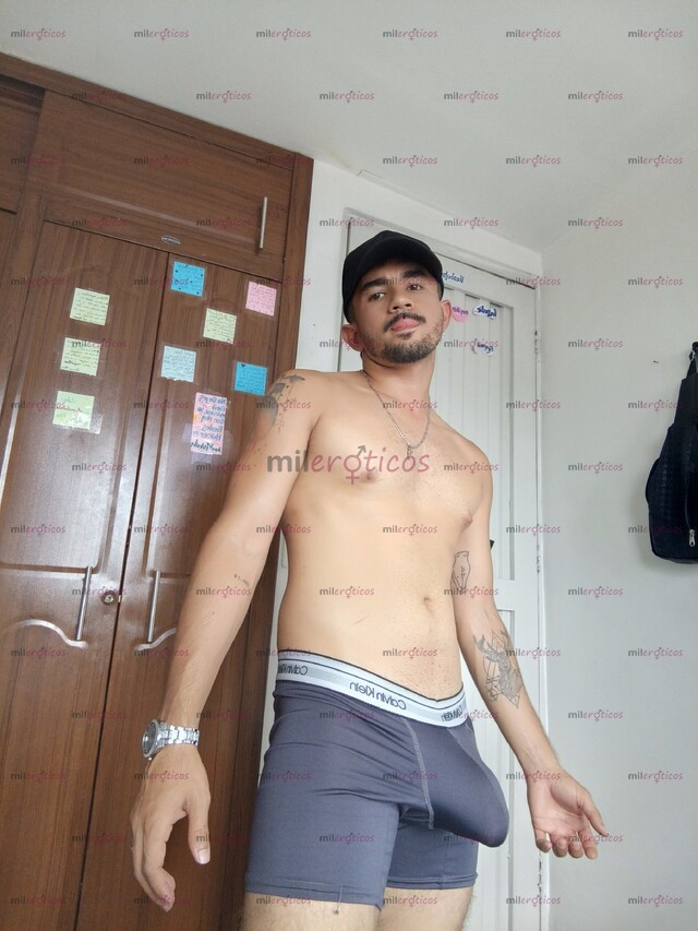 FOTOS DE MASCULINO, DOTADO, 22 CM, FETICHISTA Y COMPLACIENTE