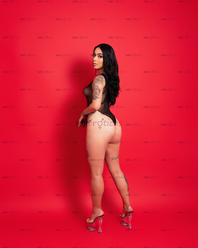 FOTOS DE HERMOSA PELINEGRA ALTA BLANQUITA LISTA PARA PASAR UN RATO DE CALIDAD