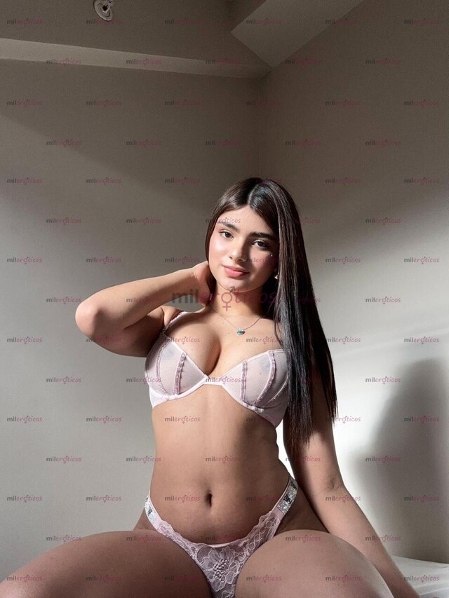 FOTOS DE SUPER ARDIENTE CON VAGINA ESTRECHITA PARA QUE TE DELEITES CON ELLA