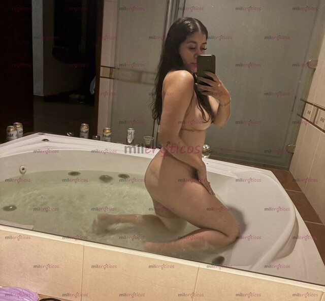 FOTOS DE SOY UNA NIÑA MUY. CALIENTE EN LA CAMA VENGO A CUMPLIR TODAS TUS FANTASÍAS