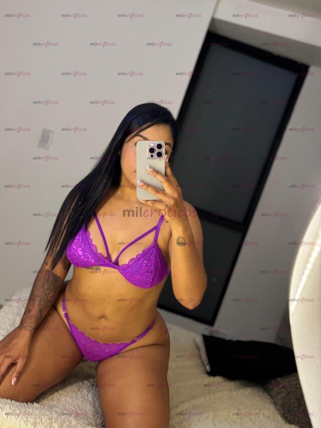 FOTOS DE ME LLAMO EMMA, SOY OPERADA CON HERMOSAS CURVAS