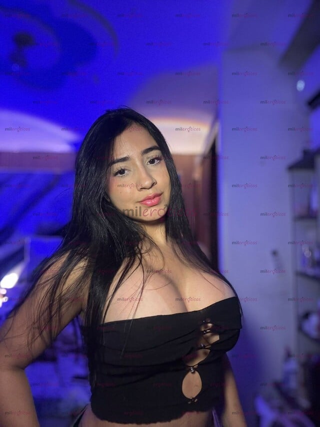 FOTOS DE BLANQUITA DE 20 AÑOS, SENSUAL SACALECHE QUE TE VA A HACER VENIR.