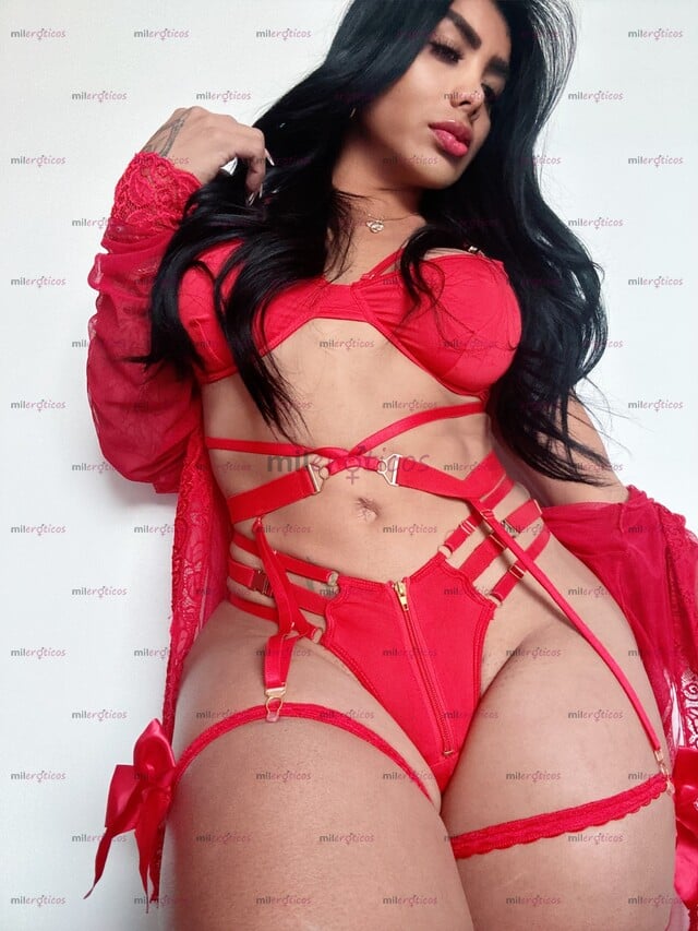FOTOS DE LLEGANDO LA BBCITA MÁS CACHONDA CON SUS ENORMES PIERNAS Y NALGAS SOLO PARA TI