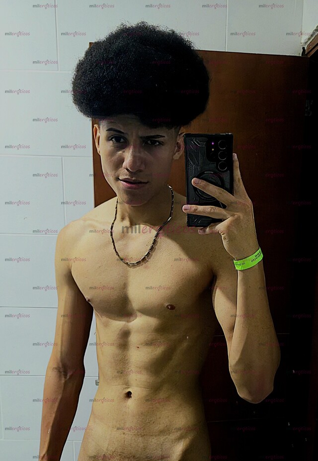 FOTOS DE JOVEN UNIVERSITARIO CON POCOS RECORRIDOS BUSCO ESPERIENCIAS NUEVAS