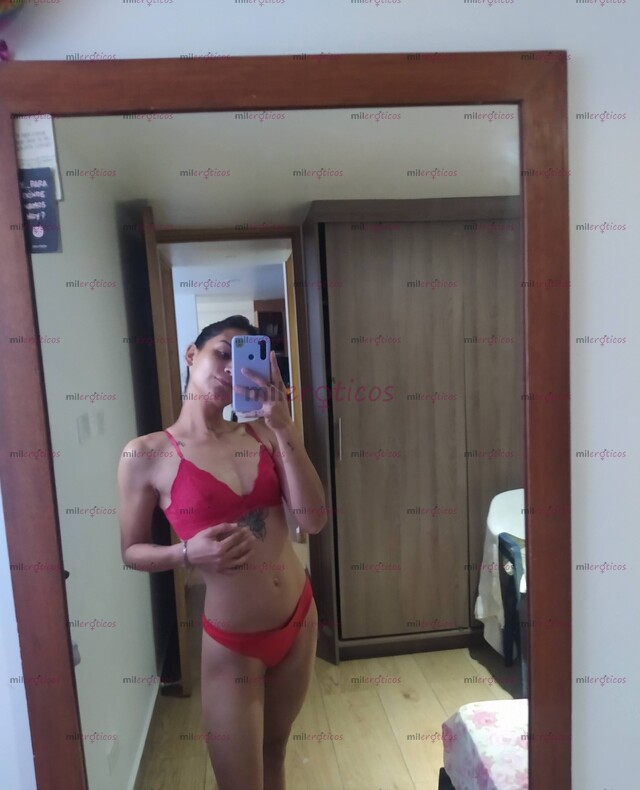 FOTOS DE HOLA.. ALTA, DELGADA, PELINEGRA. NUEVA POR AQUÍ. :9