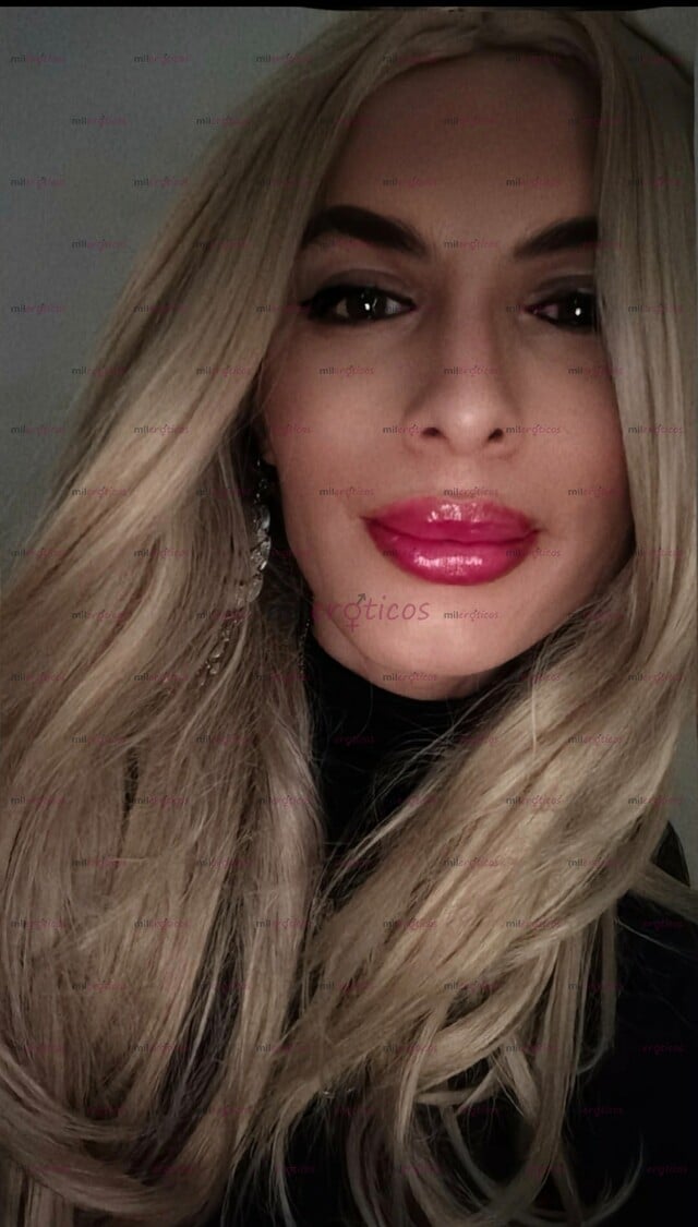 FOTOS DE HOLI YO SOY UNA CHICA COMPLACIENTE FOTOS NUEVAS