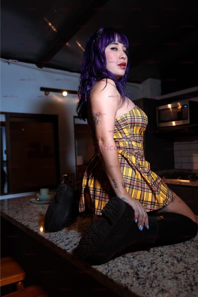 FOTOS DE NO TE QUEDES CON GANAS DE LLEGAR AL PARAÍSO LA BELLA VIOLET