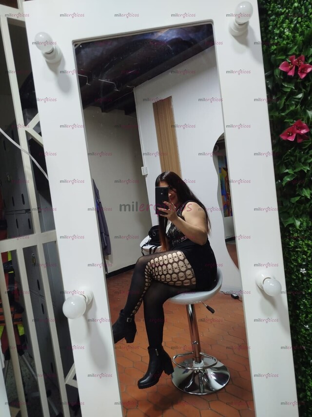 FOTOS DE NATHALIA, VETERANA, HERMOSA PARÁ ATENDER CHICOS DE CLASE