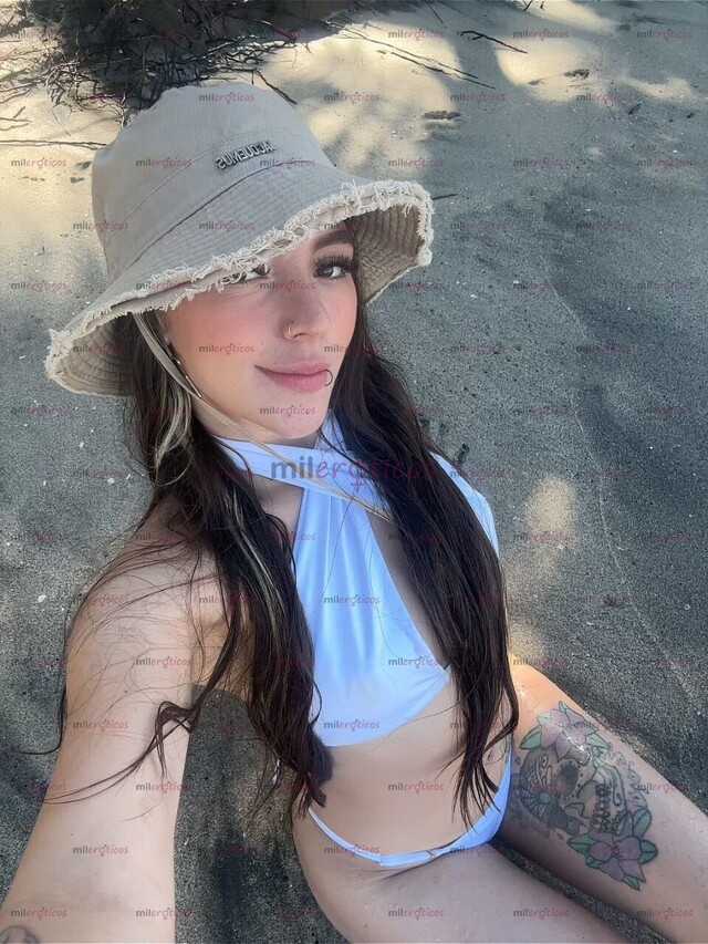 FOTOS DE SOY MAJO, RUBIA ARDIENTE DE SILUETA DELGADA, PIEL BLANCA Y OJOS CLAROS