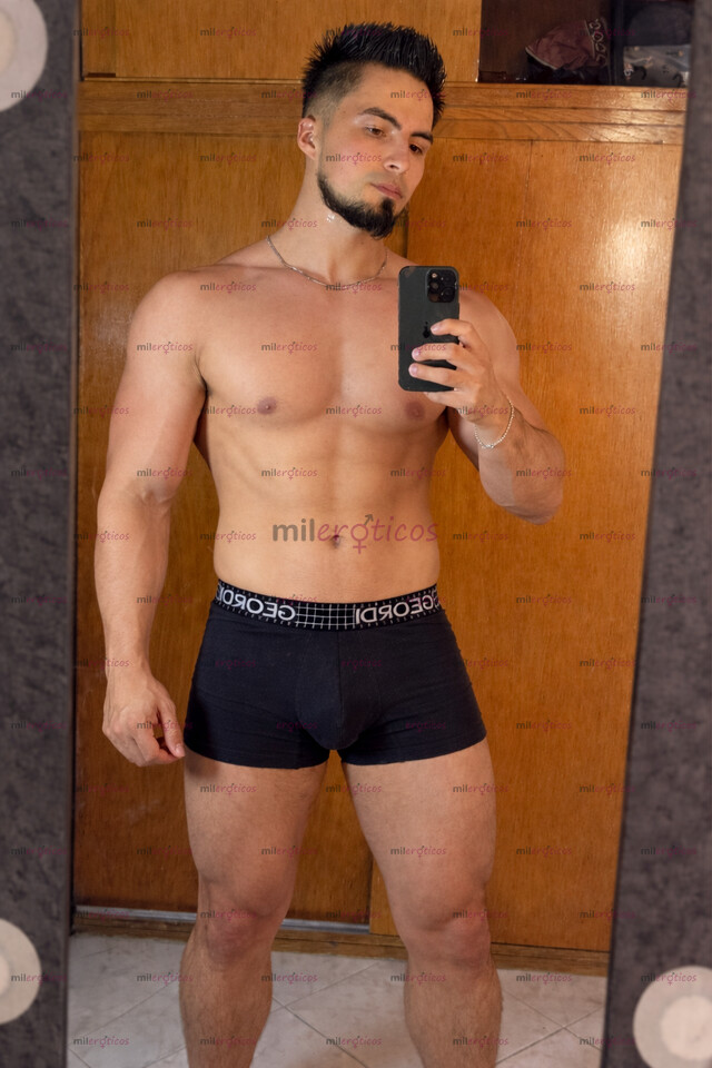 FOTOS DE BISEXUAL DE 1.85 Y 20 CM, BIEN DOTADO CON SITIO O A DOMICILIO