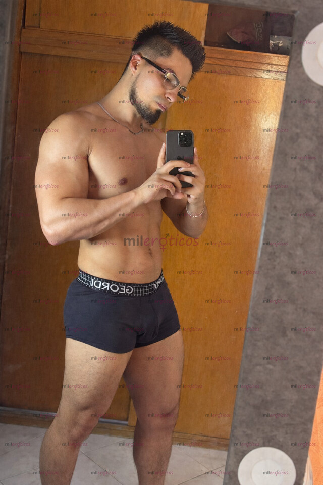 FOTOS DE BISEXUAL DE 1.85 Y 20 CM, BIEN DOTADO CON SITIO O A DOMICILIO