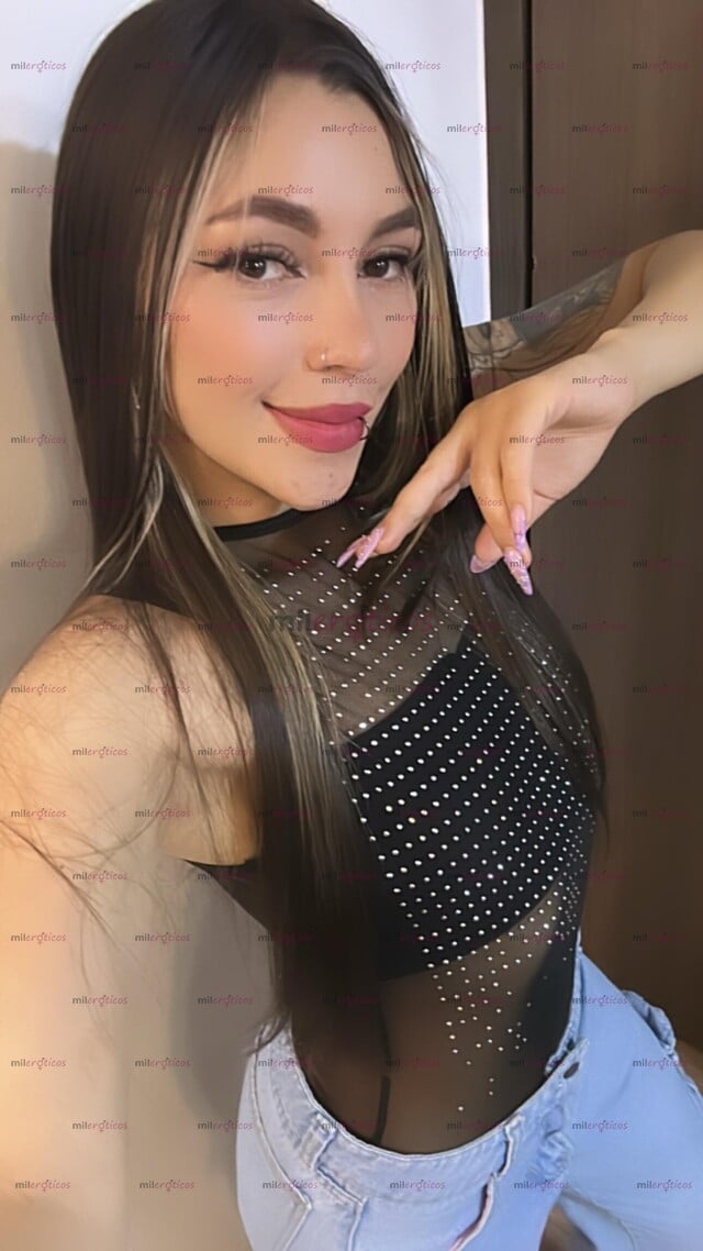 FOTOS DE SOY MAJO RUBIA DE PIEL BLANQUITA Y OJOS CLAROS CON SENSUAL SILUETA