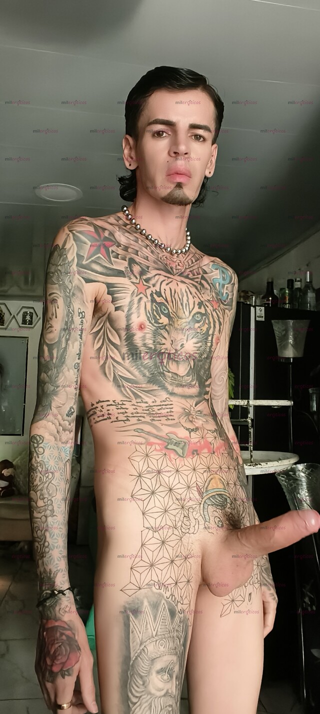 FOTOS DE FLACO ACTIVO TATUADO BLANCO VERGON SERIO RESERVADO