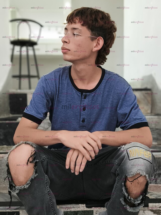 FOTOS DE SOMOS DOS CHICOS CALIENTES PARA SATISFACER TUS DESEOS