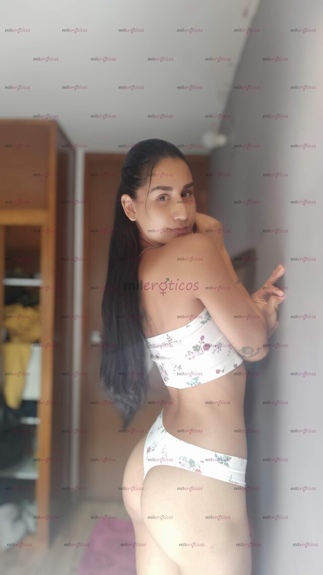 FOTOS DE HOLA.. ALTA, DELGADA, PELINEGRA. NUEVA POR AQUÍ. :9