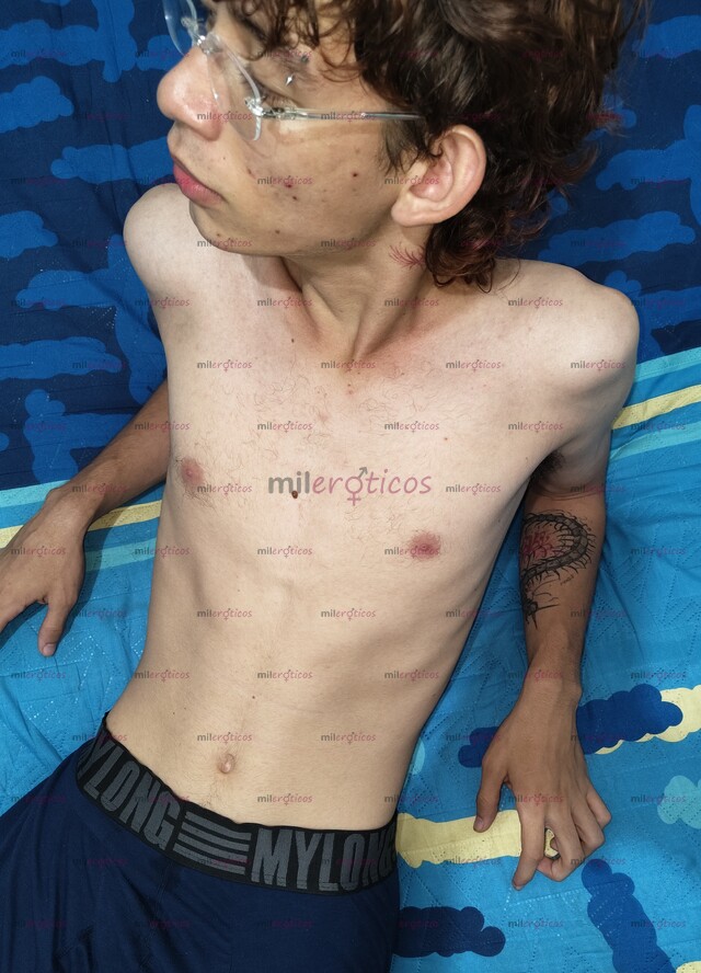 FOTOS DE SOMOS DOS CHICOS CALIENTES PARA SATISFACER TUS DESEOS