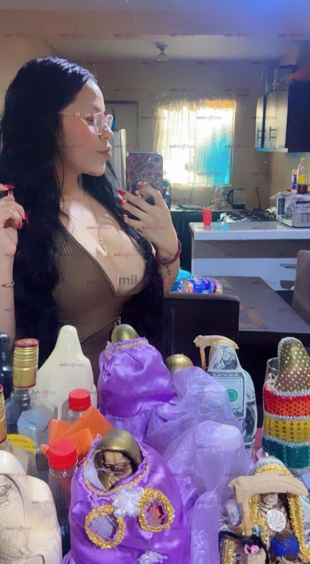 FOTOS DE HOLA CORAZÓN SOY ALLISON TU TETONA Y NALGONA SÚPER COMPLACIENTE BLANQUITA